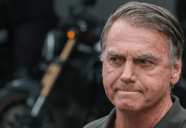 Moraes autoriza cunhado e mais três pessoas a levarem alimentação especial para Bolsonaro na Papudinha