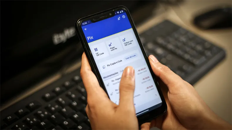 Pix fica fora do ar e clientes reclamam nas redes sociais