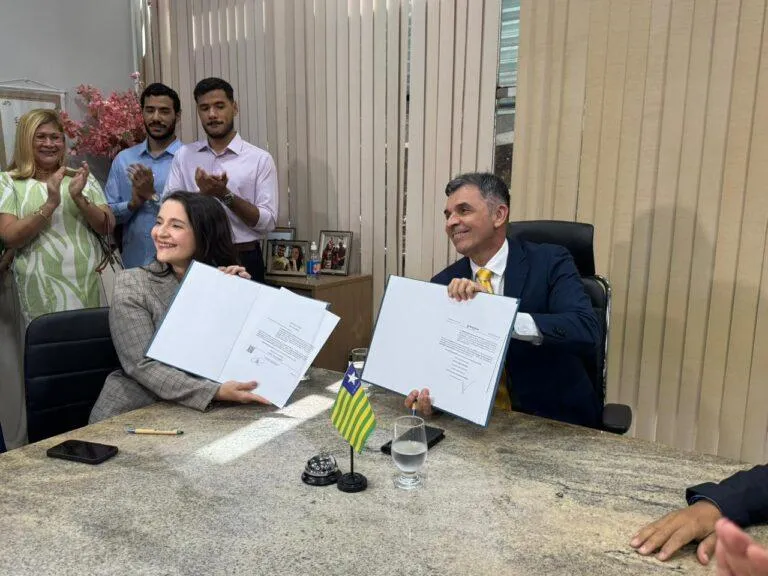 Uespi inicia novo ciclo administrativo com transmissão de cargo da Reitoria
