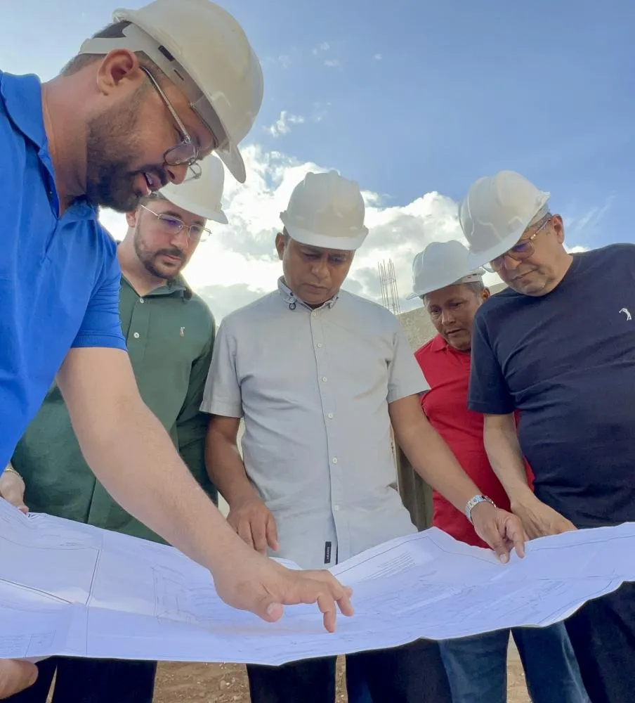 Deputado Dr. Francisco visita obra do CER em Uruçuí-PI