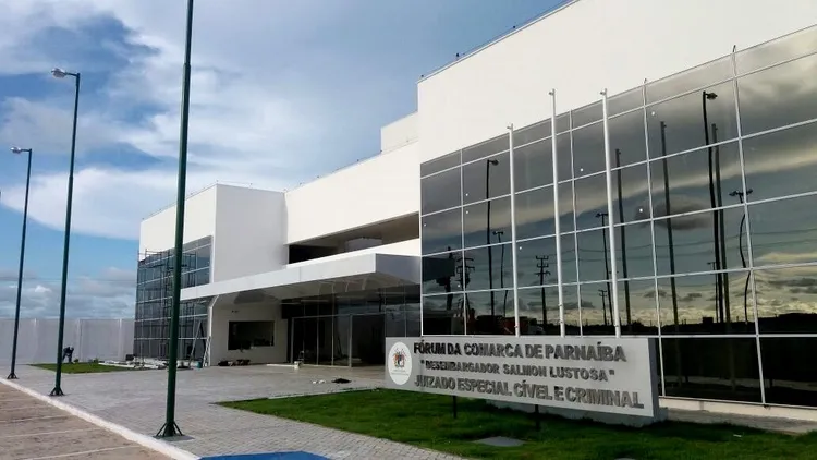 Estudante de medicina é condenado a três anos de prisão por crime de homofobia e lesão grave