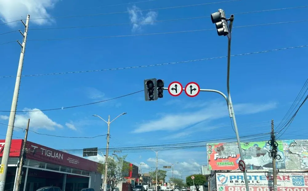 Furto de cabos deixa semáforos apagados e aumenta risco de acidentes em Teresina