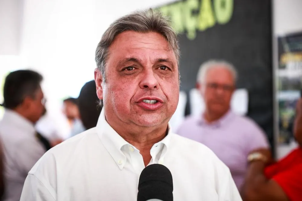 Júlio Arcoverde vai deixar secretaria para cumprir agenda no Congresso