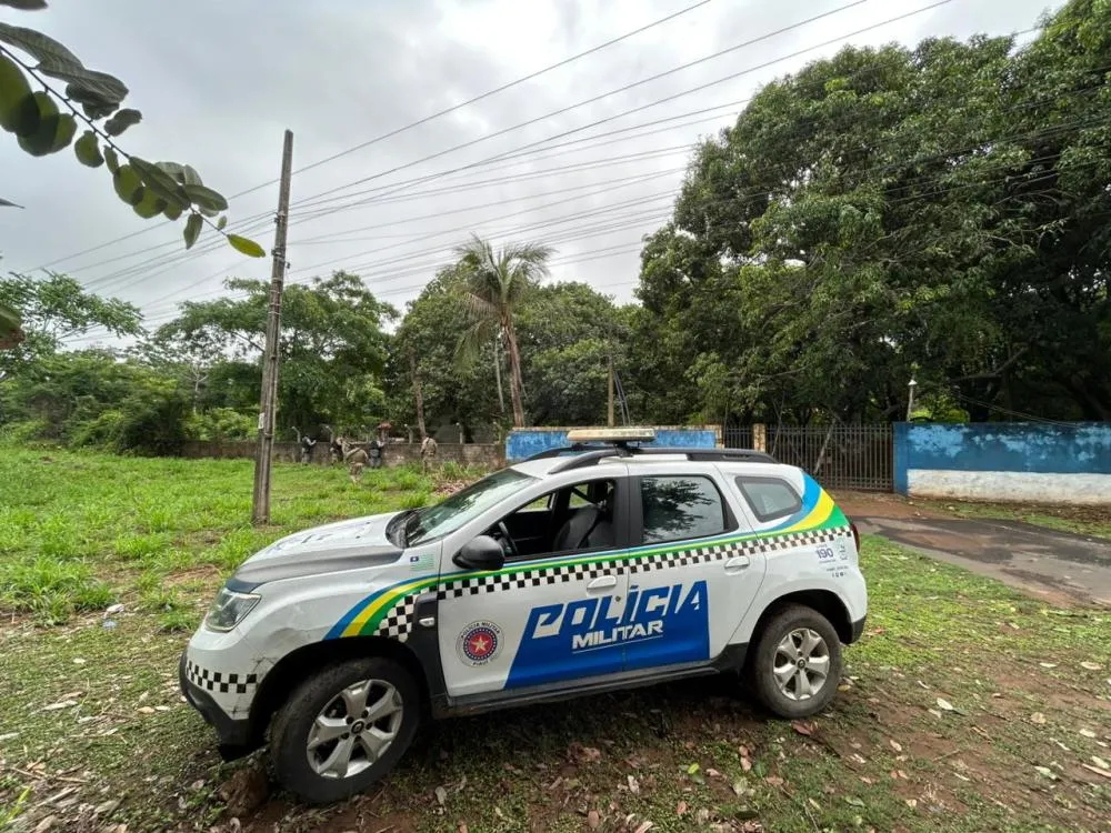 Após cair de moto, suspeito de matar o pai foge e polícia faz buscas em Teresina