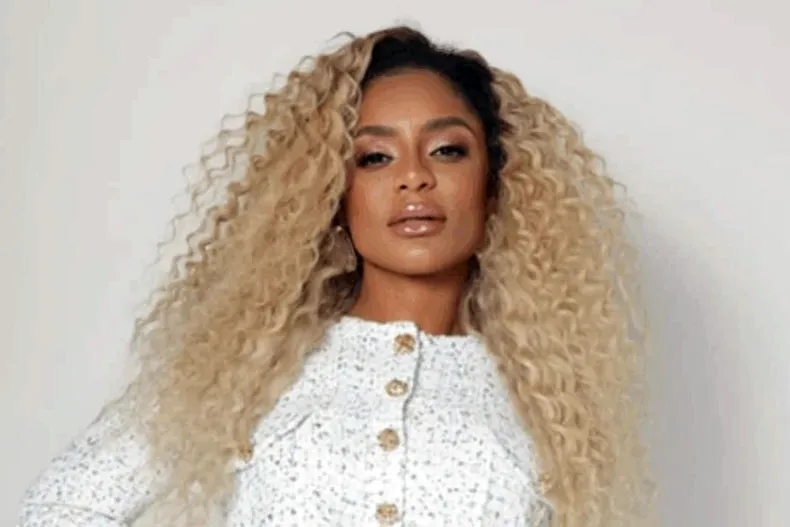 Cariúcha comemora troca do SBT pela RedeTV! e agradece a Oprah Winfrey