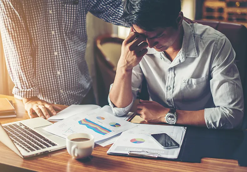 5 erros financeiros que estão quebrando negócios no Brasil e como evitá-los