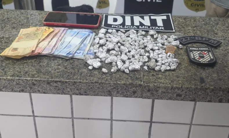 Suspeito de tráfico é preso em comércio em Parnaíba; filho de 3 anos estava no local