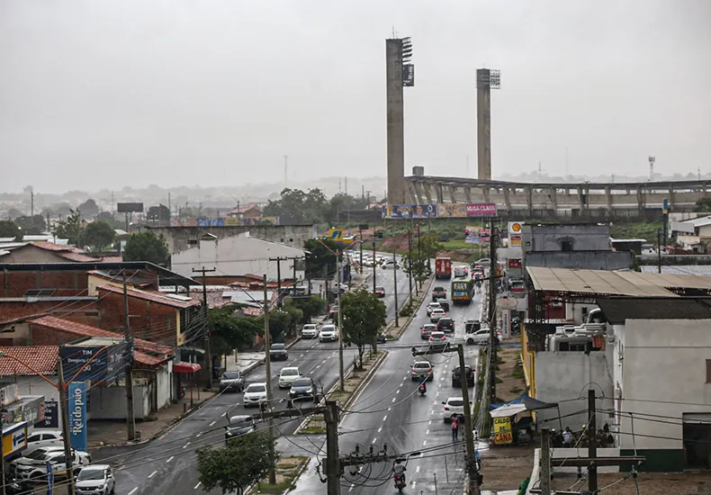 Após chuvas, moradores de Teresina relatam falta de energia há mais de 36 horas