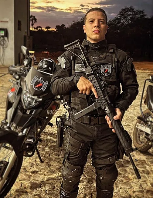 Policial militar morre em colisão entre moto e caminhão durante serviço em Picos