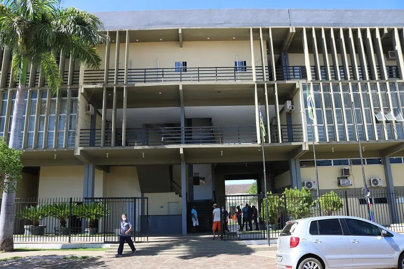 Prefeitura de Picos decreta luto por mortes de empresário e PM e adia Zé Pereira