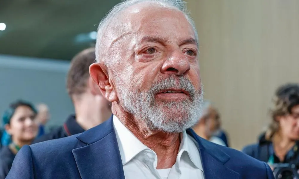 Lula recebe alta após cirurgia de catarata e deve retomar atividades na segunda