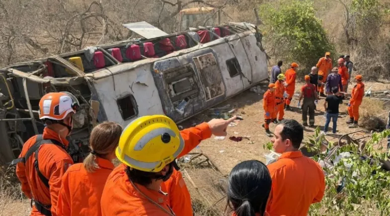 Corpos de vítimas de acidente com ônibus de romeiros têm velório coletivo