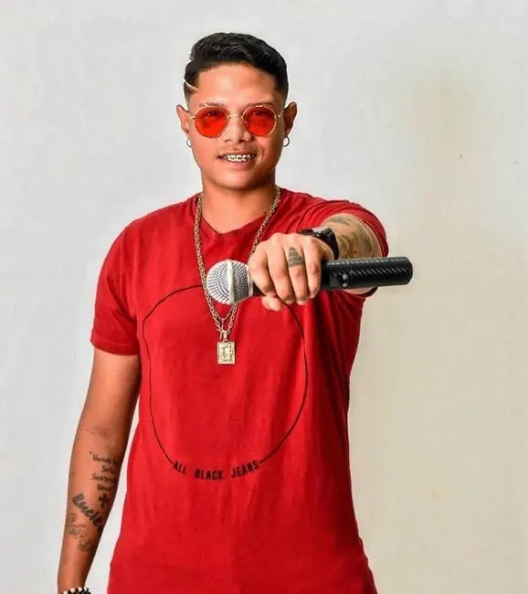 Cantor de 26 anos é assassinado a tiros em rua de Picos; polícia investiga