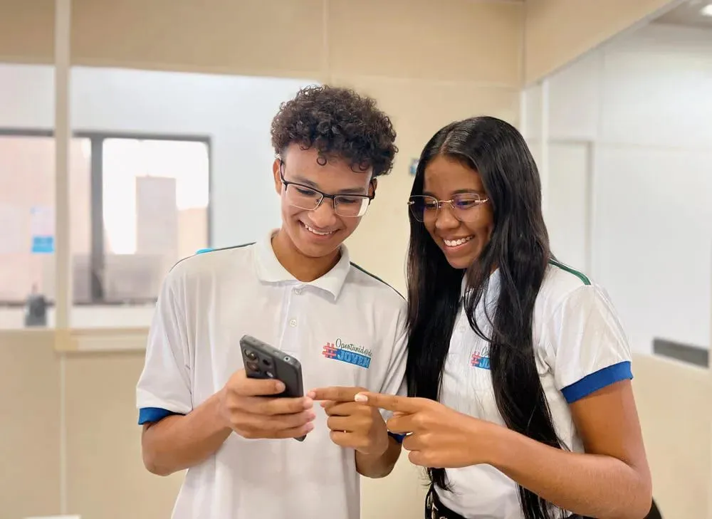 Seduc lança edital para estágio com bolsas para jovens da rede pública