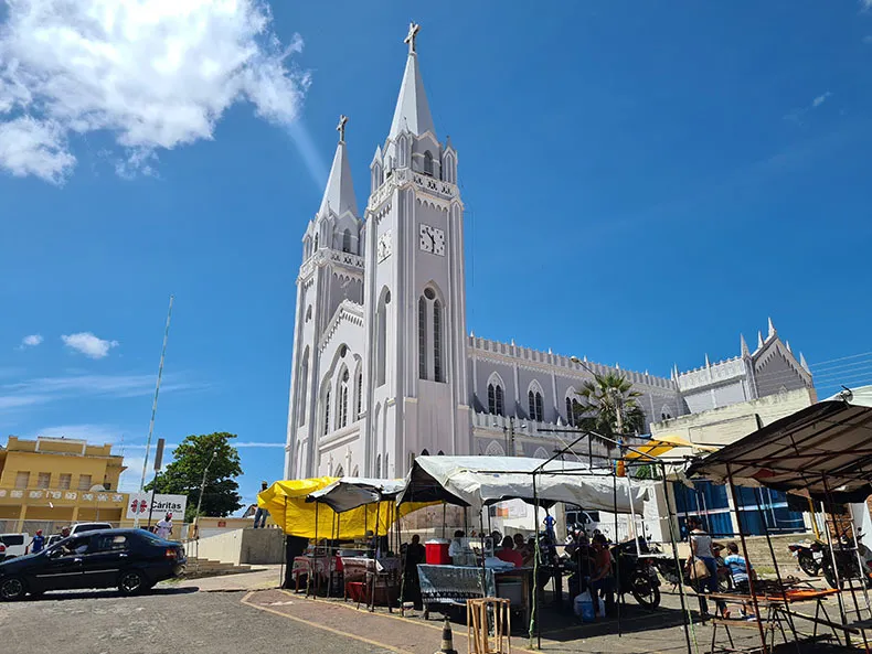 Confira funcionamento do comércio de Picos no carnaval