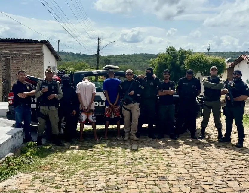 Polícia cumpre mandados e prende dois homens durante operação em São José do Peixe