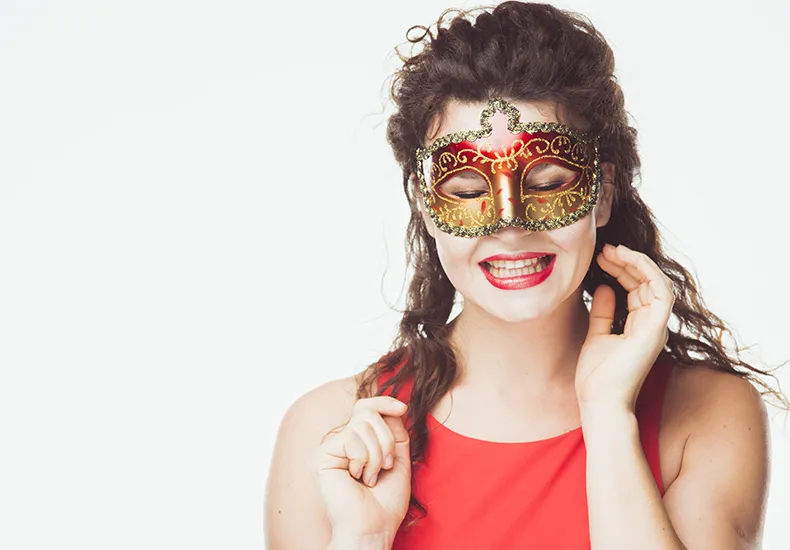 Xô sapinho: 6 dicas de saúde bucal para curtir a folia de Carnaval com segurança