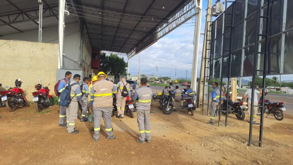 Eletricistas terceirizados da Equatorial paralisam serviços no Piauí