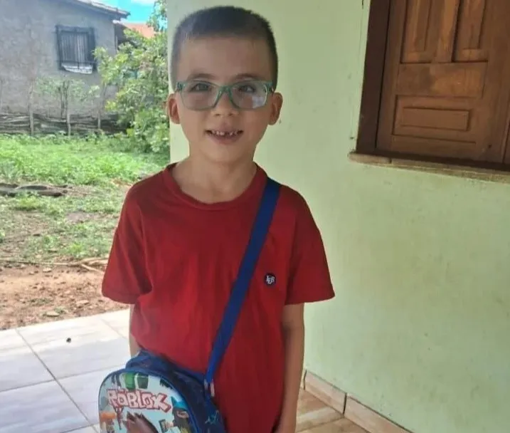 Criança morre após raio atingir residência enquanto usava celular no Piauí