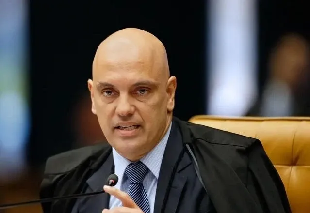 Moraes ordena que Receita apure acessos de dados de ministros do STF