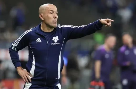 Flamengo acerta a contratação de Leonardo Jardim