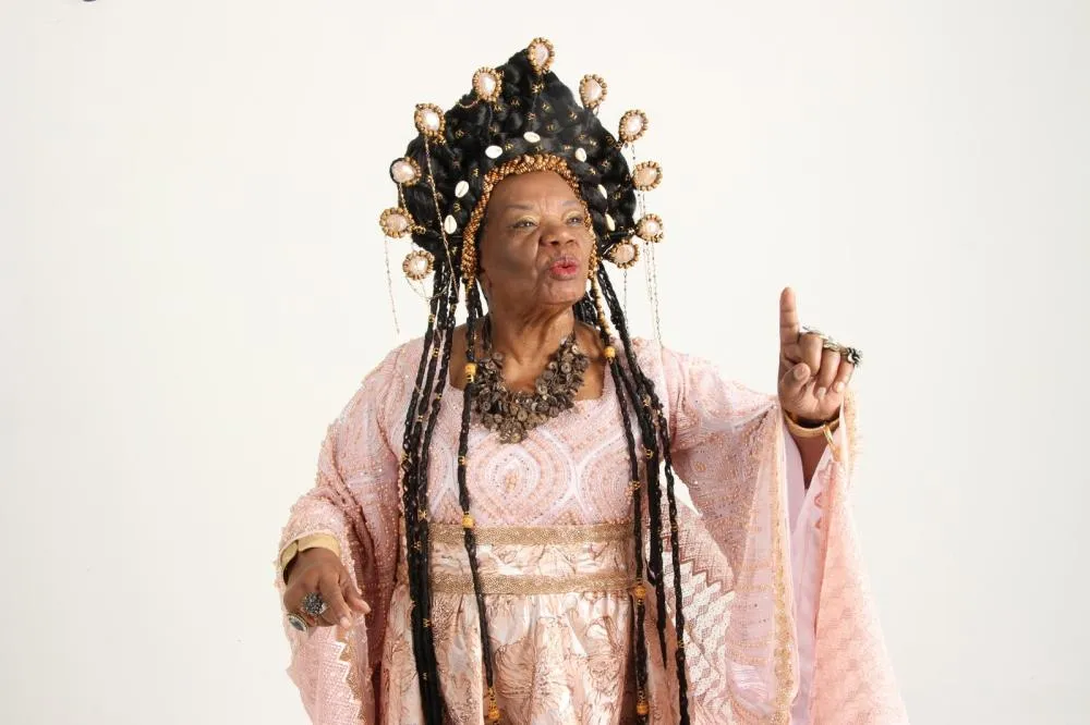 Paixão de Cristo de Floriano recebe Neusa Borges em sua volta ao teatro