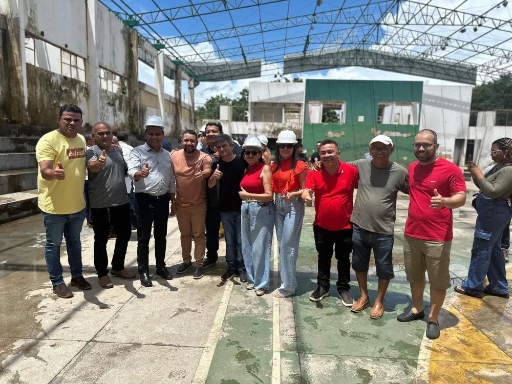 Em Floriano, Dr. Francisco Costa visita obras e participa de seminário sobre saúde