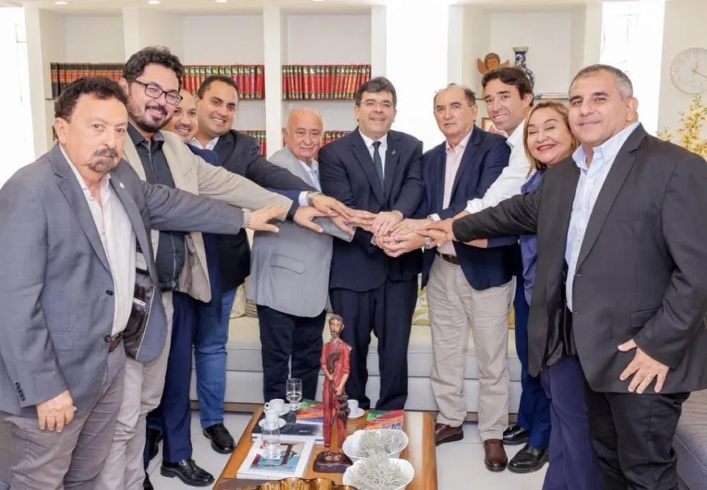 Antônio Reis e Rafael Fonteles selam aliança política em Teresina nesta quinta-feira (19)