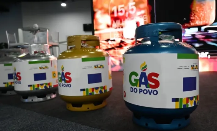Moradores denunciam cobrança de irregular em entrega do “Gás do Povo” em Uruçuí