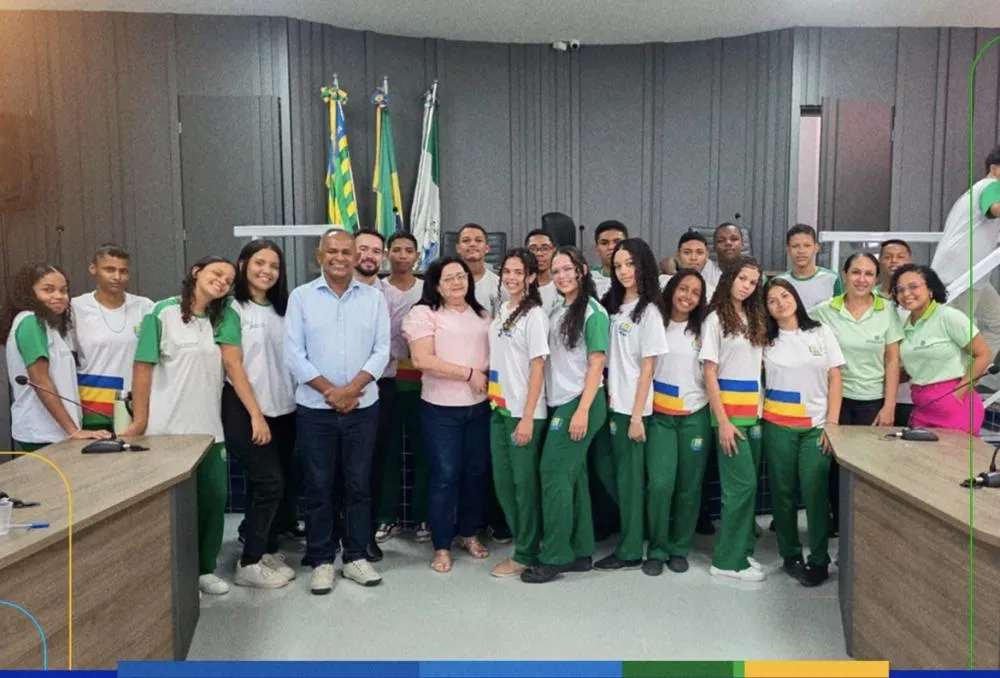 Câmara de São José do Peixe aproxima juventude da política em encontro com alunos de Administração