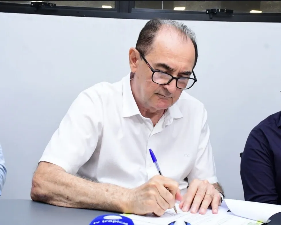 “Canetada” do prefeito: demissão em massa atinge secretariado e cargos comissionados em Floriano