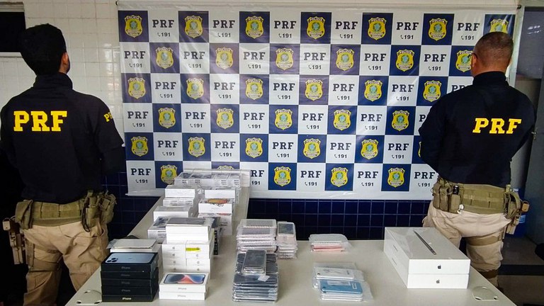 PRF apreende eletrônicos inrrelugares avaliados em R$390 mil 