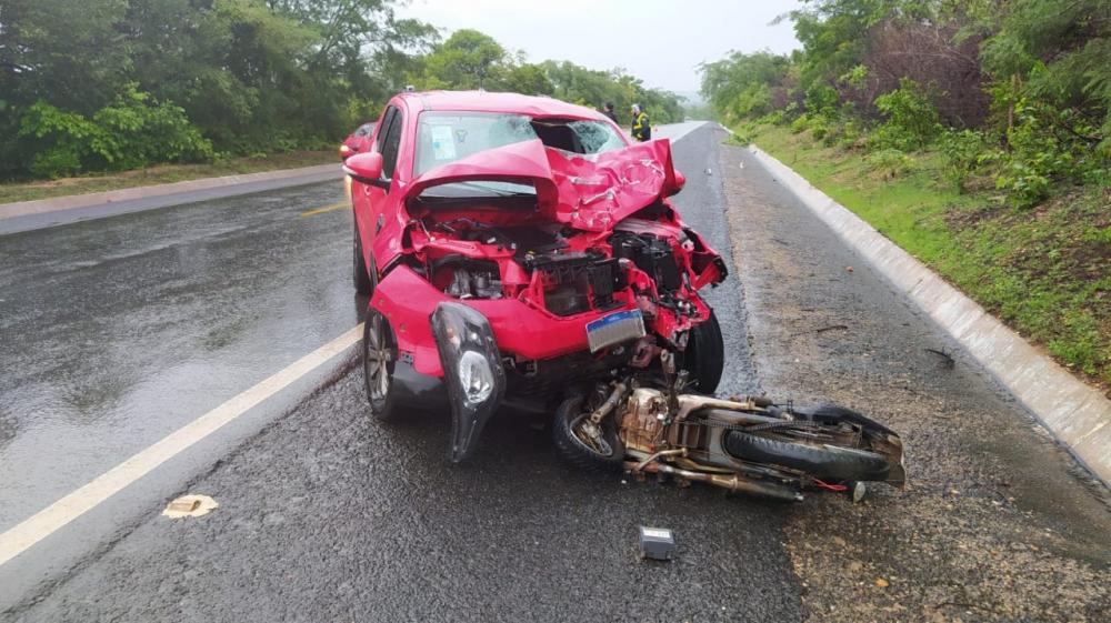 Motociclista morre em colisão frontal com carro na BR-343 em Amarante