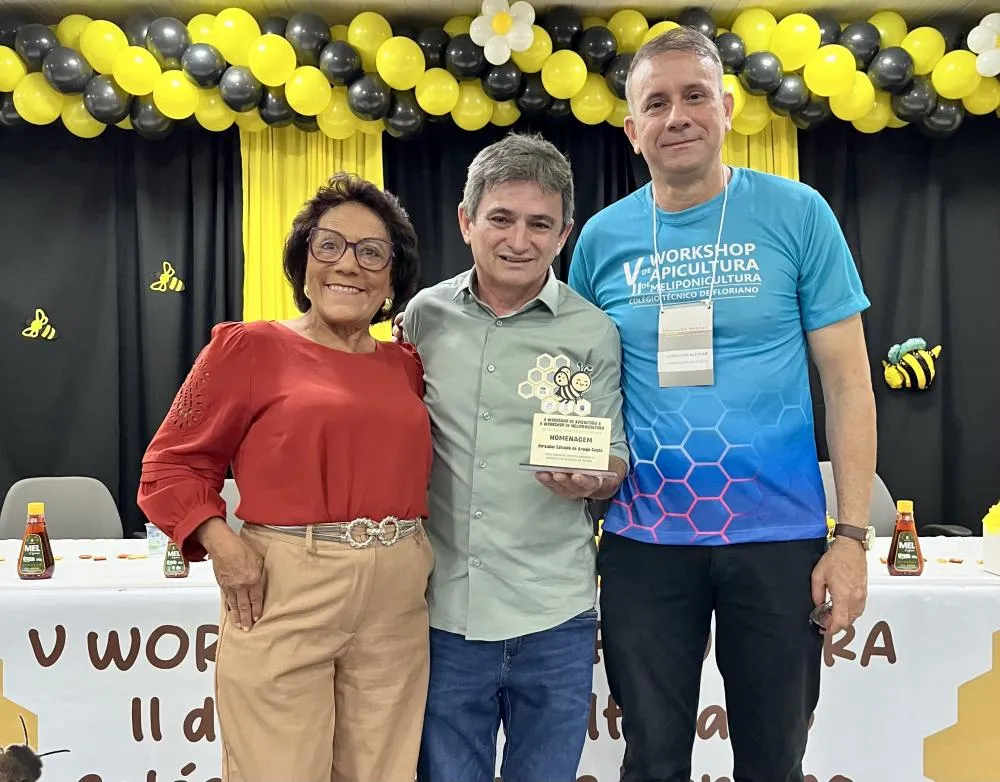 Vereador Edvaldo recebe homenagem durante workshop de apicultura em Floriano