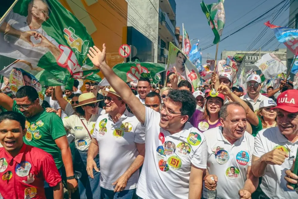 Rafael Fonteles mostra força política na região Sul com grande caminhada em São Raimundo Nonato