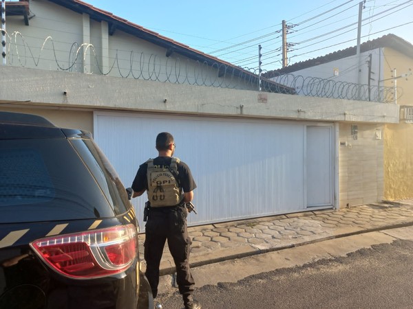 PF cumpre mandados no PI contra suspeitos de se passar por 'traders' para aplicar golpes; prejuízo de R$ 60 milhões